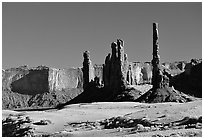 Yei bi Chei and Totem Pole, afternoon. Monument Valley Tribal Park, Navajo Nation, Arizona and Utah, USA (black and white)
