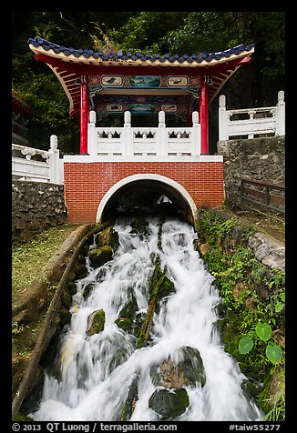 Stream flowing under Changchun Bridge. Taroko National Park, Taiwan