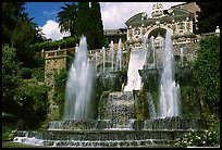 Large fountain, Villa d'Este gardens. Tivoli, Lazio, Italy (color)