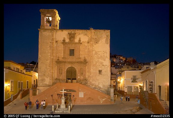 Plaza and church San Roque at night. Guanajuato, Mexico