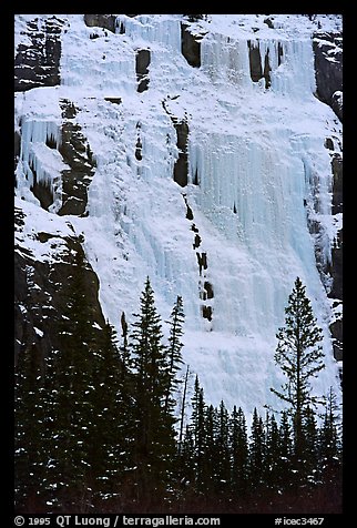 Lower Weeping Wall. Canada