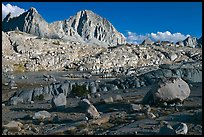 Glacial erratic boulders and mountains, Dusy Basin. Kings Canyon National Park, California, USA.