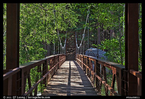 Suspension footbridge to Zumwalt Meadow. Kings Canyon National Park, California, USA.