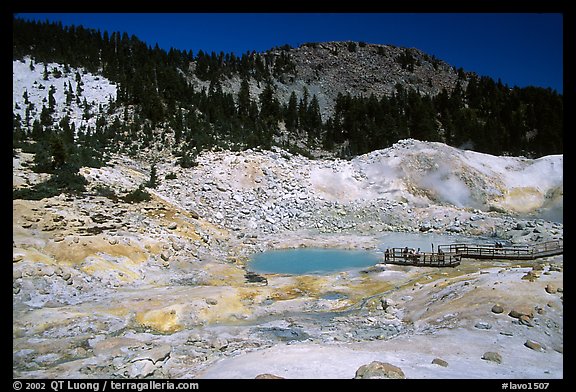 Colorful deposits and turquoise pool in Bumpass Hell thermal area. Lassen Volcanic National Park, California, USA.