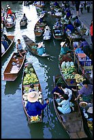 Traditional floating market. Damnoen Saduak, Thailand
