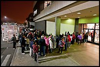 Line outside store on Black Friday. San Jose, California, USA ( color)