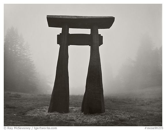 Gateway, Bruce Johnson Sculpture Garden, California, 1984.  ()