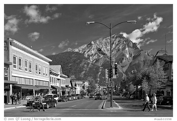 Banff Avenue and Cascade Mountain, mid-morning. Banff National Park, Canadian Rockies, Alberta, Canada (black and white)