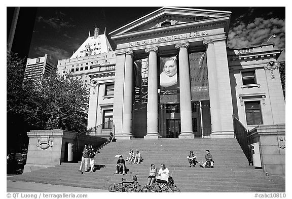 Museum. Vancouver, British Columbia, Canada (black and white)