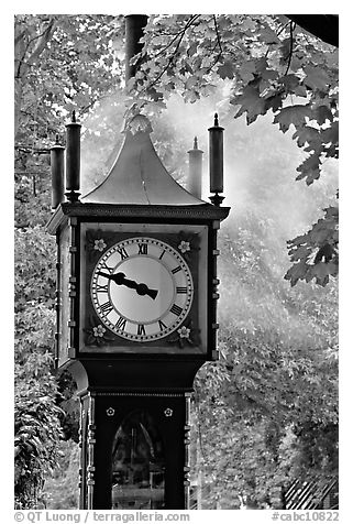 Steam clock. Vancouver, British Columbia, Canada (black and white)