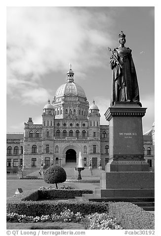 Queen Victoria and parliament building. Victoria, British Columbia, Canada