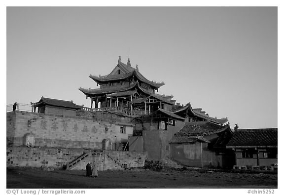 Jinding Si temple,  evening. Emei Shan, Sichuan, China (black and white)
