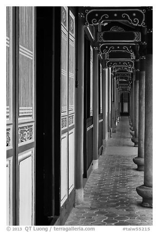 Gallery, West Side building, Confuscius Temple. Taipei, Taiwan (black and white)