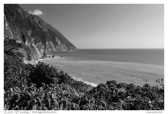 Sea cliffs and turquoise waters. Taroko National Park, Taiwan (black and white)