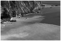 Turquoise waters and Quingshui cliffs. Taroko National Park, Taiwan ( black and white)