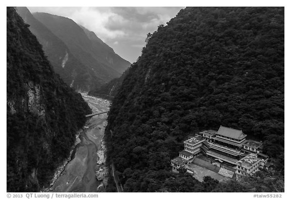 River gorge and temple. Taroko National Park, Taiwan (black and white)