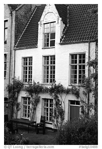 House by the canal. Bruges, Belgium (black and white)