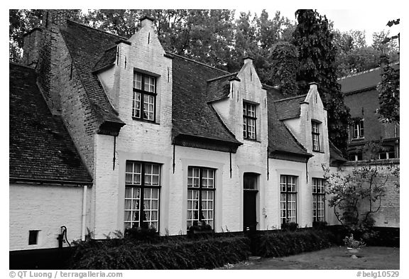 Whitewashed houses in the Begijnhof. Bruges, Belgium (black and white)