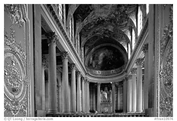 Second floor of the Versailles palace chapel. France (black and white)