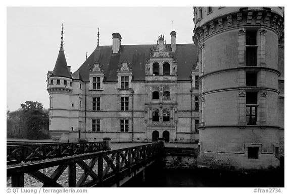 Azay-le-rideau chateau entrance. Loire Valley, France