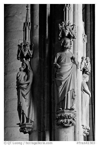 Gothic statues, St-Nazaire basilica. Carcassonne, France (black and white)