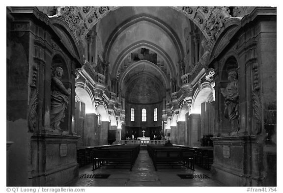 Inside the Cathedral of Notre-Dame-des-Doms. Avignon, Provence, France