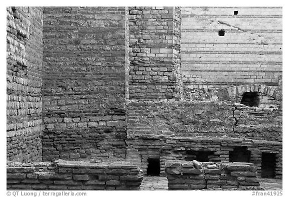 Thermes de Constantin. Arles, Provence, France (black and white)