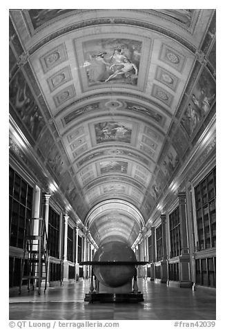 Library, palace of Fontainebleau. France