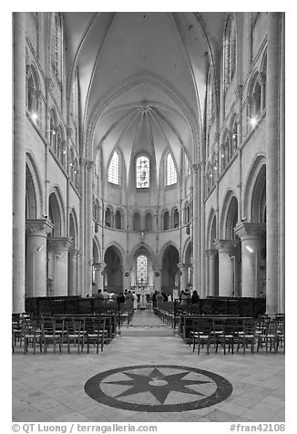 Mass, Saint Quiriace Collegiate Church, Provins. France