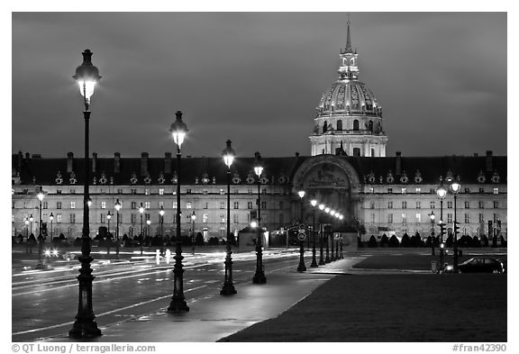 Street lights, Esplanade, and Les Invalides by night. Paris, France (black and white)