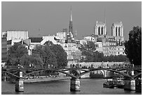 Passerelle des Arts and Ile de la Cite. Paris, France (black and white)