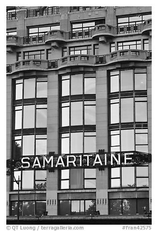 Samaritaine department store facade. Paris, France (black and white)