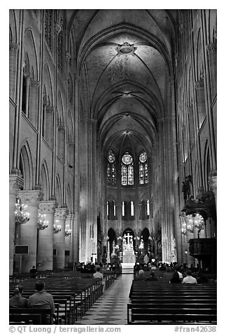 Nave during mass, Notre-Dame. Paris, France