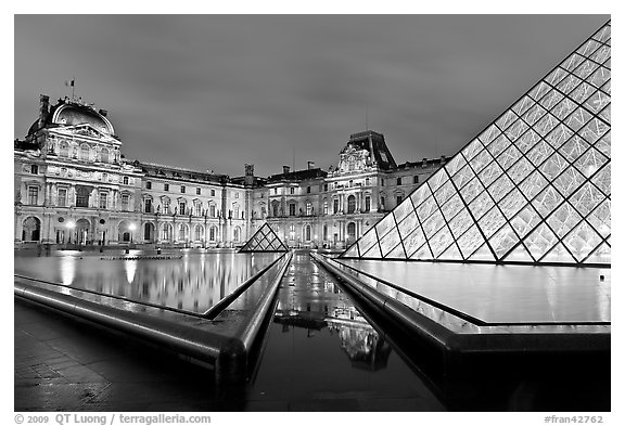 IM Pei Pyramid and Sully Wing at night, The Louvre. Paris, France (black and white)