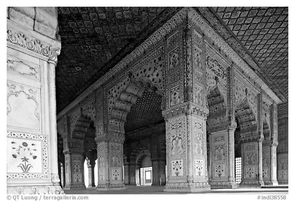Columns and arches, Royal Baths, Red Fort. New Delhi, India (black and white)