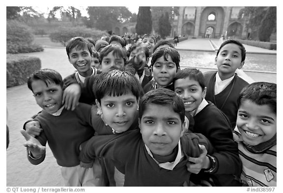 Schoolchildren, Humayun's tomb. New Delhi, India