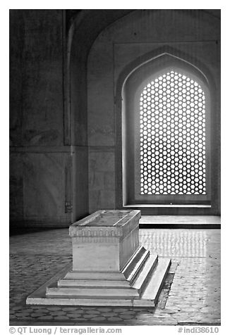 Emperor's tomb, and screened marble window, Humayun's tomb. New Delhi, India (black and white)