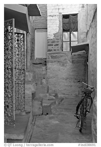 Blue alley with bicycle. Jodhpur, Rajasthan, India (black and white)