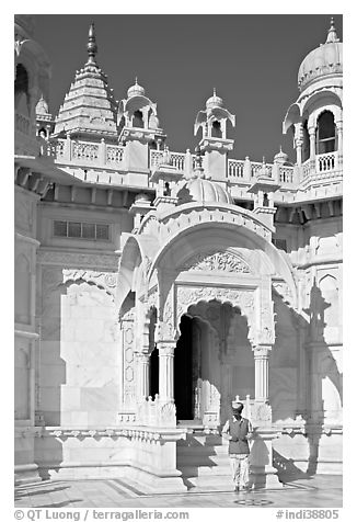 Man with turban standing in front of the entrance of Jaswant Thada. Jodhpur, Rajasthan, India (black and white)