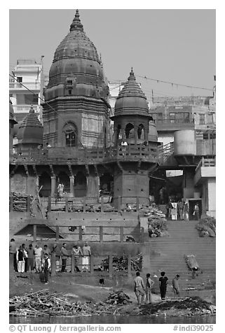 Manikarnika Ghat, the main cremation ghat. Varanasi, Uttar Pradesh, India (black and white)