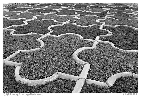 Geometric patterns in Anguri Bagh garden, Agra Fort. Agra, Uttar Pradesh, India (black and white)