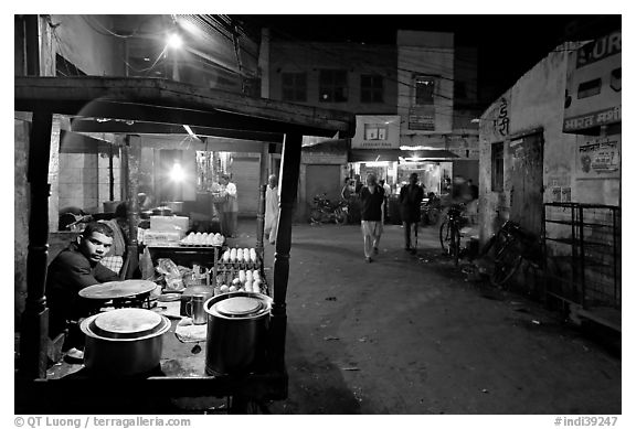 Food vendor and street by night, Taj Ganj. Agra, Uttar Pradesh, India