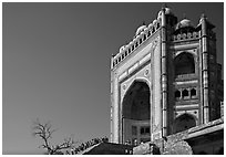 Buland Darwaza, 54m-high victory gate, Dargah mosque. Fatehpur Sikri, Uttar Pradesh, India (black and white)