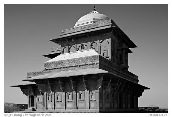 Birbal Bhavan pavilion, afternoon. Fatehpur Sikri, Uttar Pradesh, India (black and white)