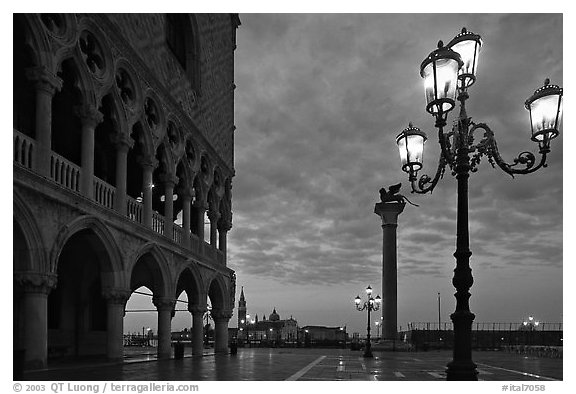 Lamp, column with Lion, Piazza San Marco (Square Saint Mark) at dawn. Venice, Veneto, Italy