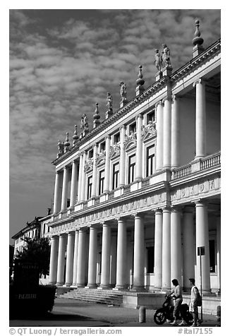 Palace. Veneto, Italy (black and white)