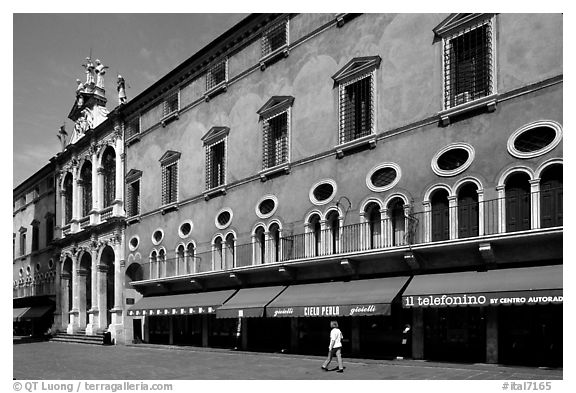 Store in renaissance building, Piazza dei Signori. Veneto, Italy
