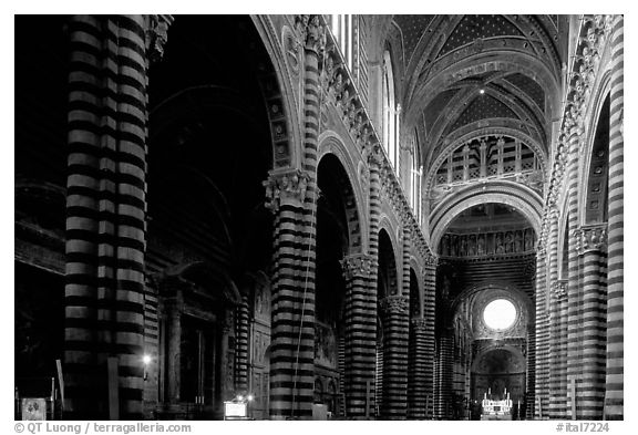 Interior of the Duomo. Siena, Tuscany, Italy (black and white)