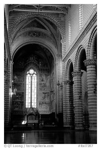 Interior and main nave of Cathedral (Duomo). Orvieto, Umbria