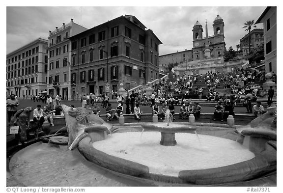 Fontana della Barcaccia at the foot of the Spanish Steps. Rome, Lazio, Italy